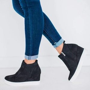 Wedge sneakers
